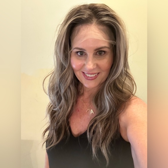 🌟 NEW Chelsey Smith 👑 Synthetic Wig Standard Size - Aprielle Cool Brunette Blend - Picture 8 of 8